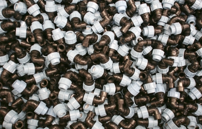 Referenzbild Rohre und Fittings